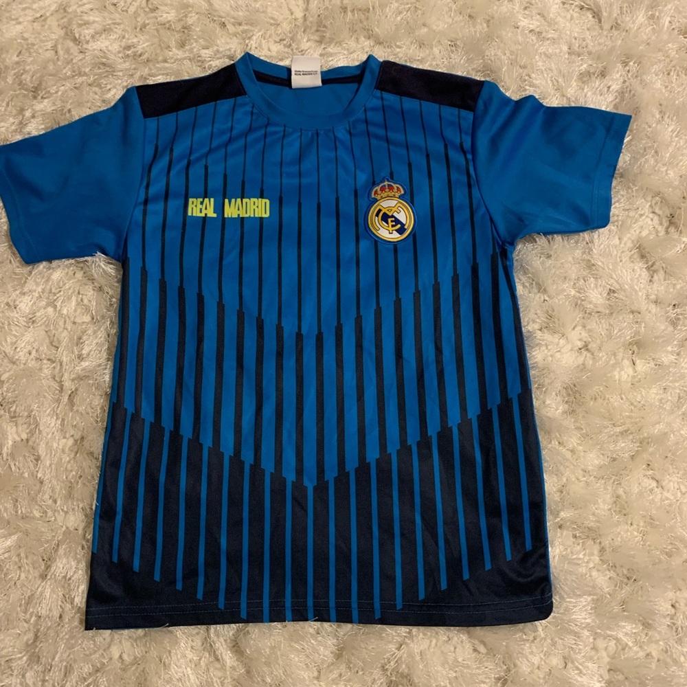 Real Madrid Boys Jersey (Size Youth Medium)